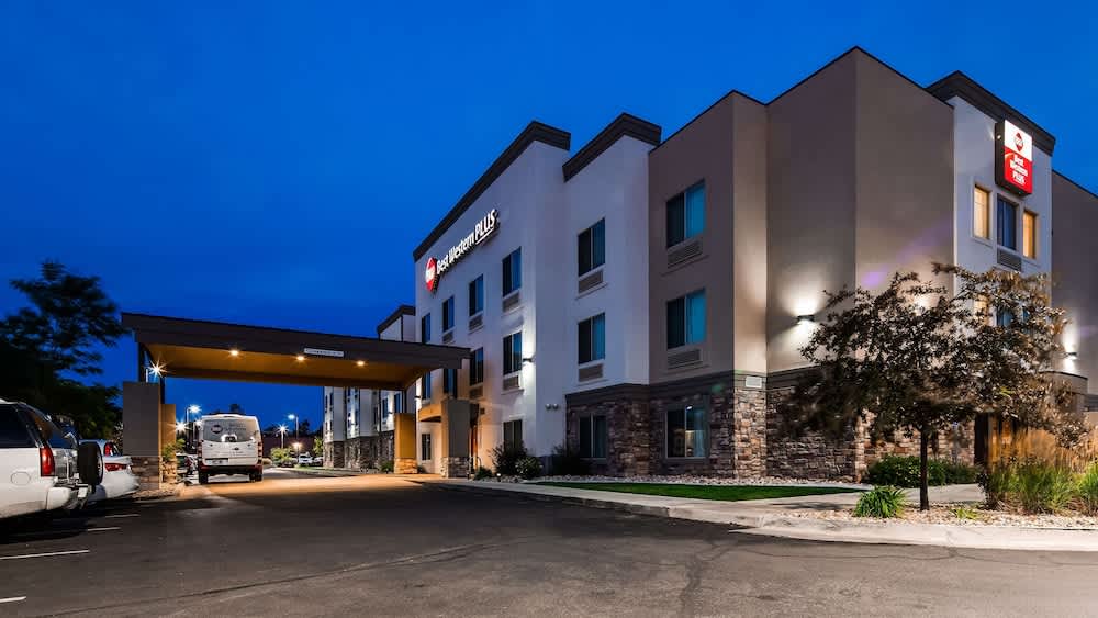 Best Western Plus Airport Inn & Suites 1
