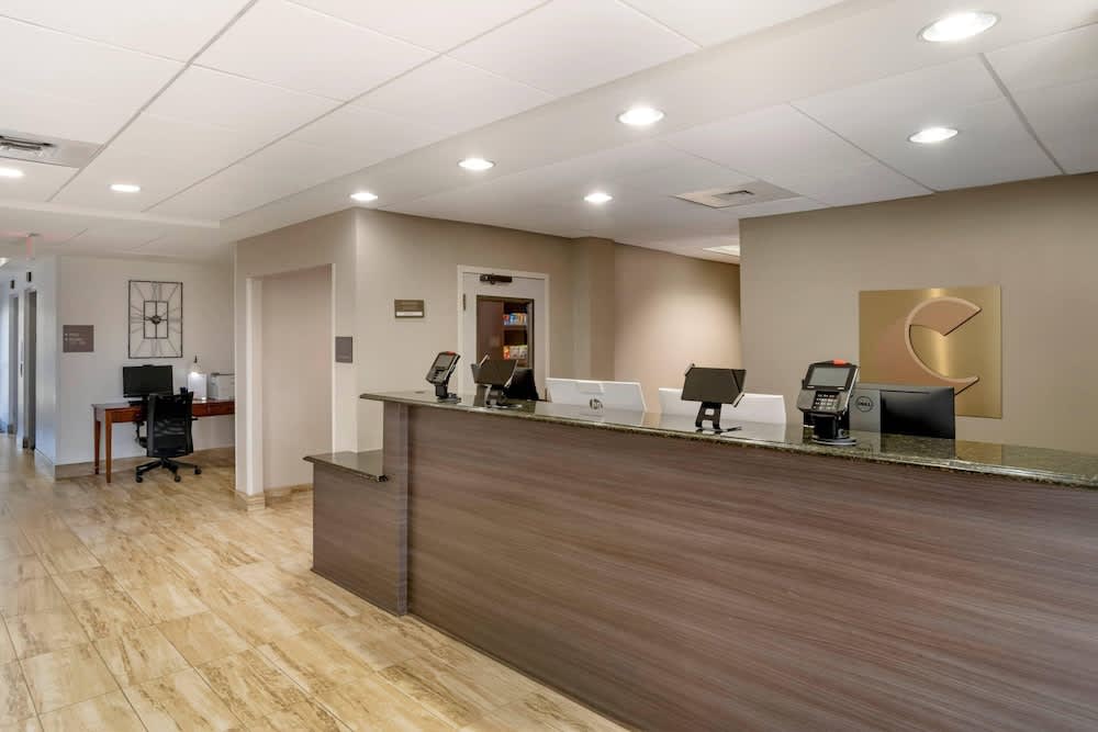 Comfort Suites near Birkdale Village- Huntersville 2