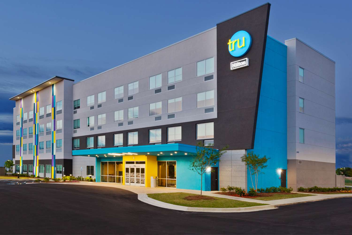 Tru by Hilton Auburn 1