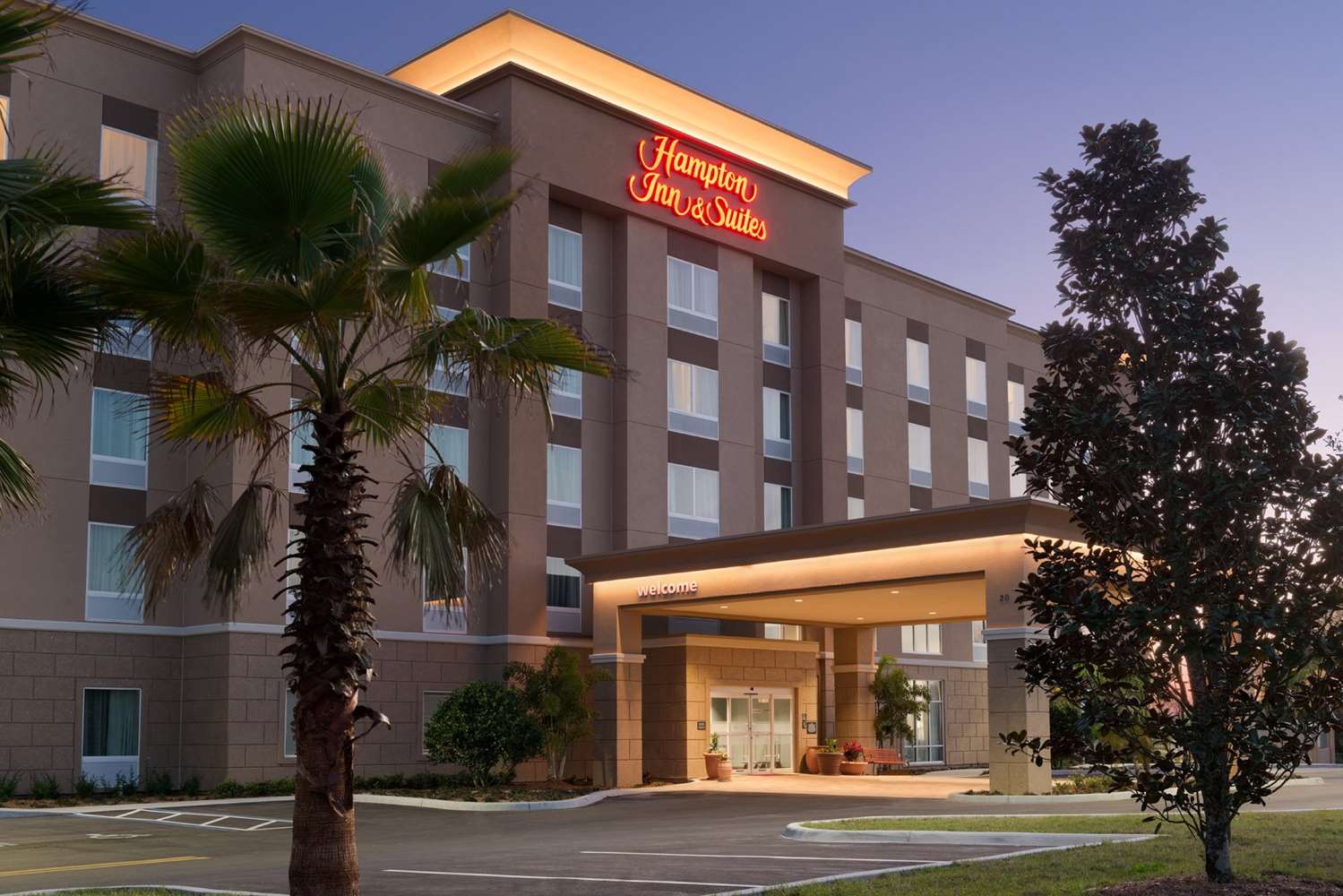Hampton Inn & Suites Deland 1