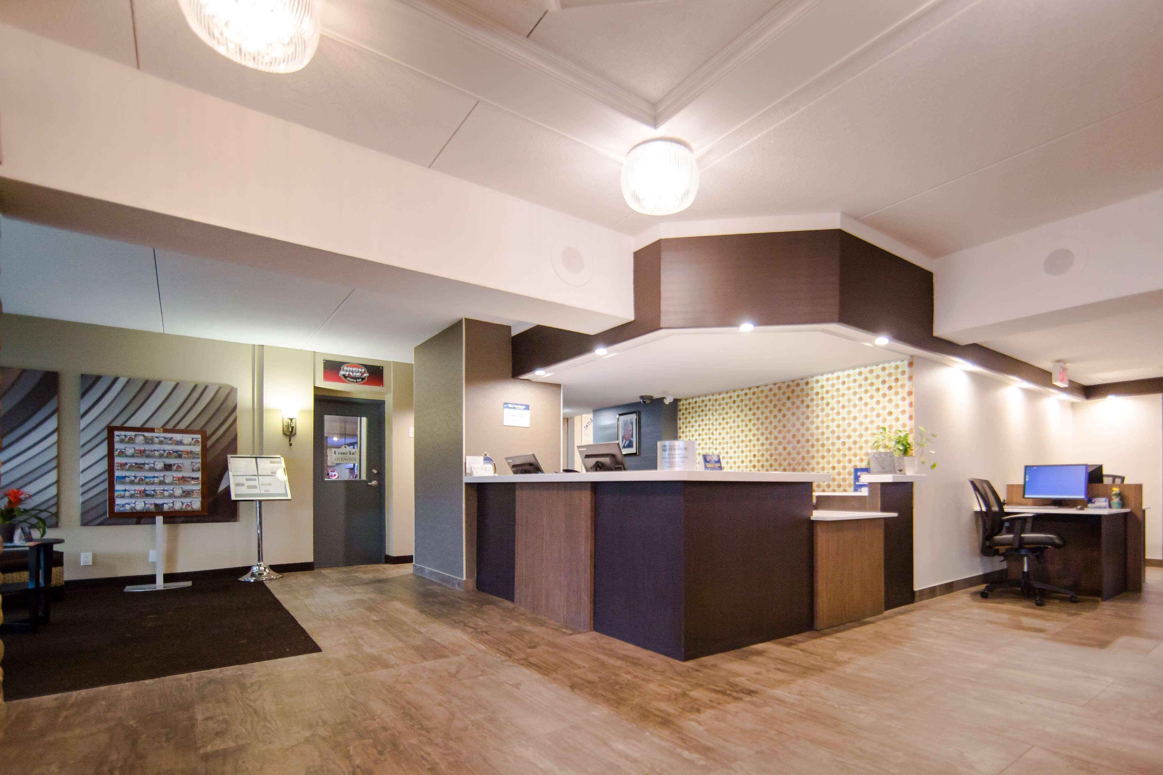 Best Western Plus Ottawa Kanata Hotel & Conference 2