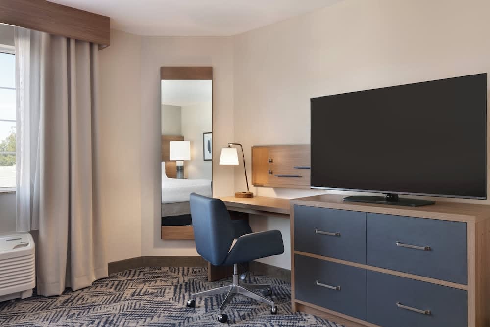 Candlewood Suites Frederick by IHG 2