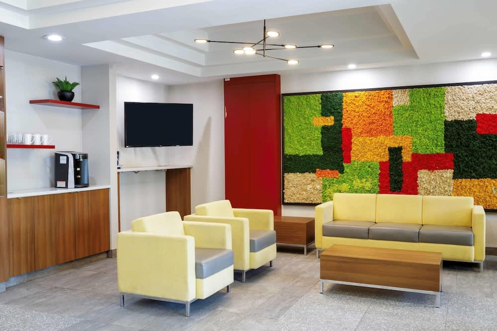 Days Inn & Suites by Wyndham Sherwood Park Edmonton 2