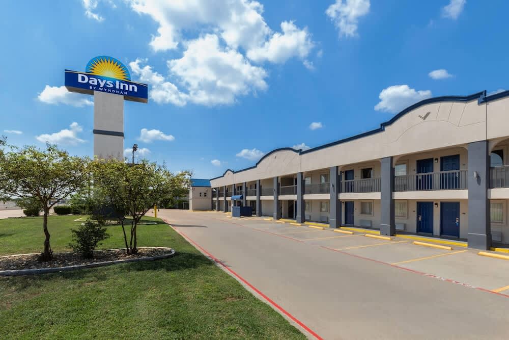 Days Inn by Wyndham Temple 1