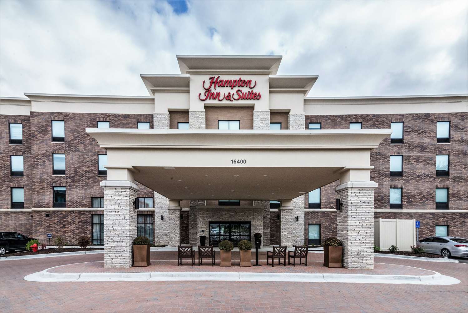 Hampton Inn & Suites - Allen Park 2