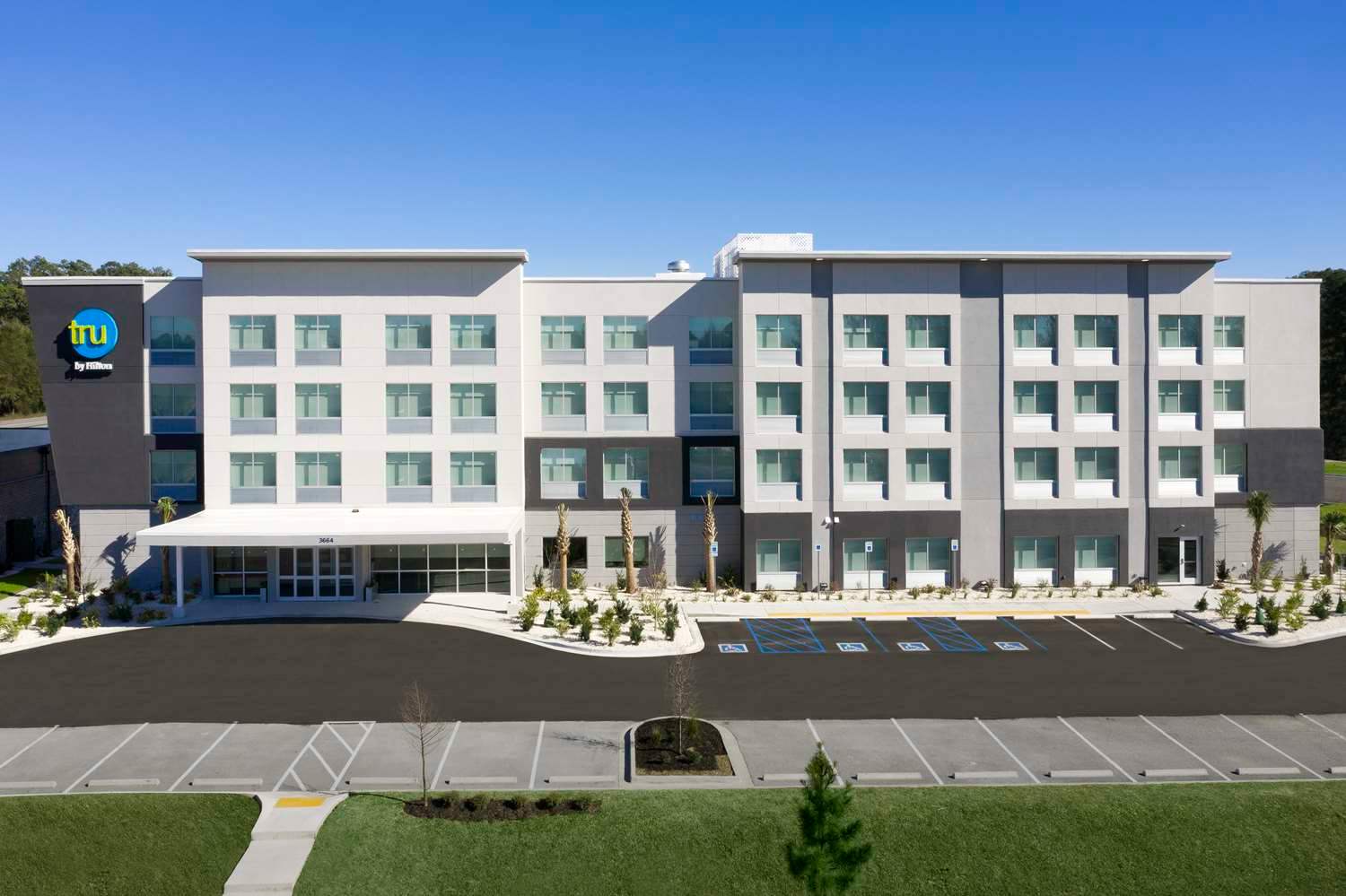 Tru by Hilton Beaufort, Sc 1