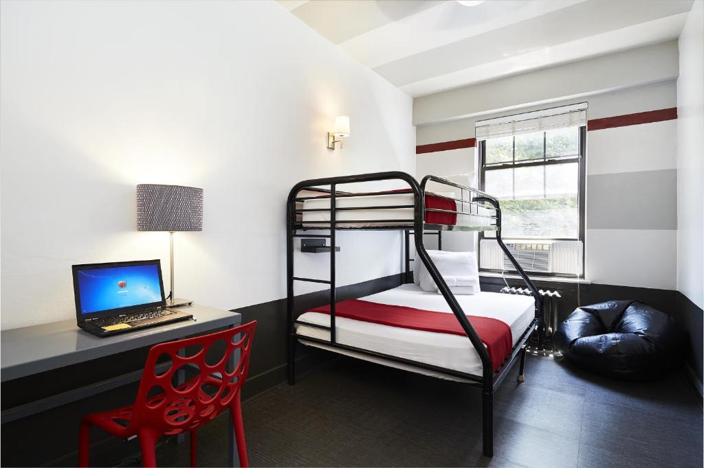 Chicago Getaway Hostel 1