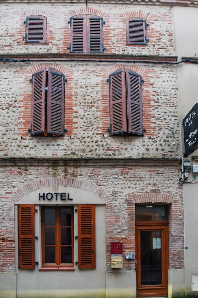 Hôtel du vieux pont 1
