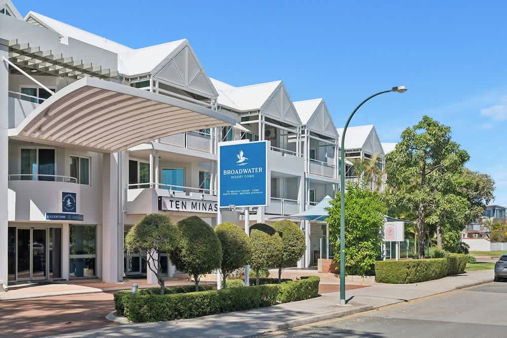 Broadwater Resort Como 1