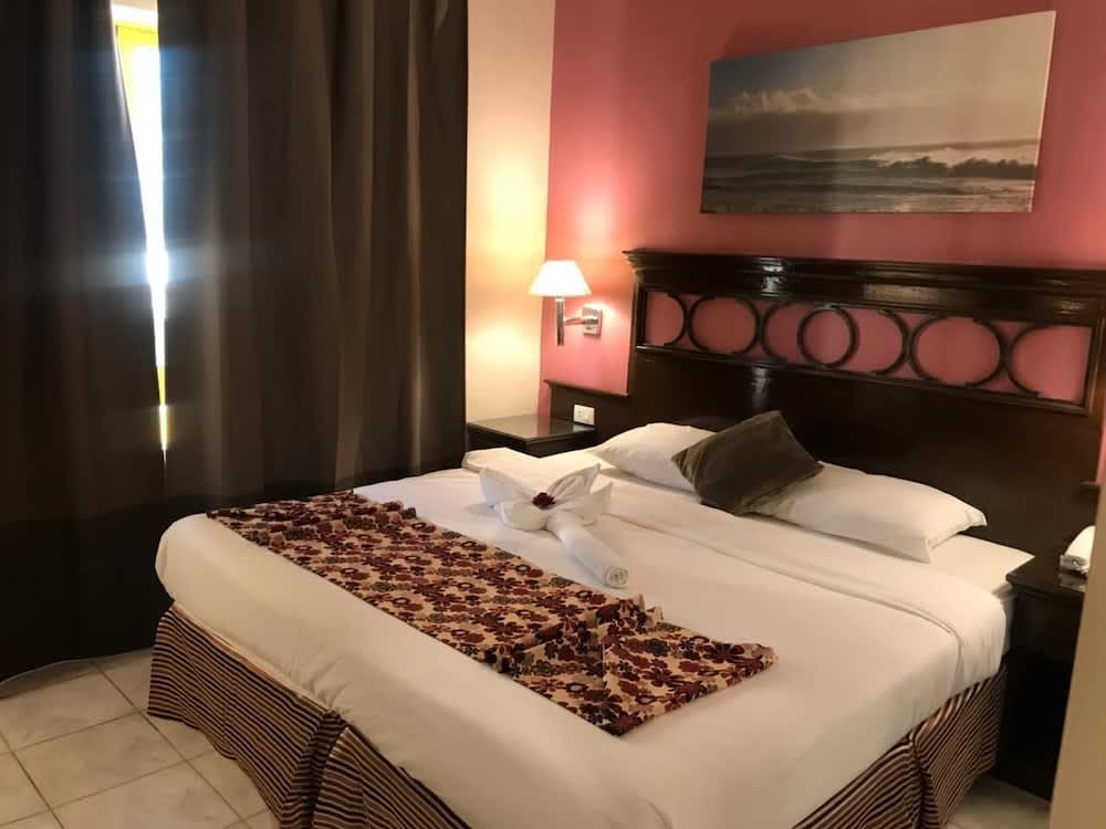Capri Hotel Suites 1