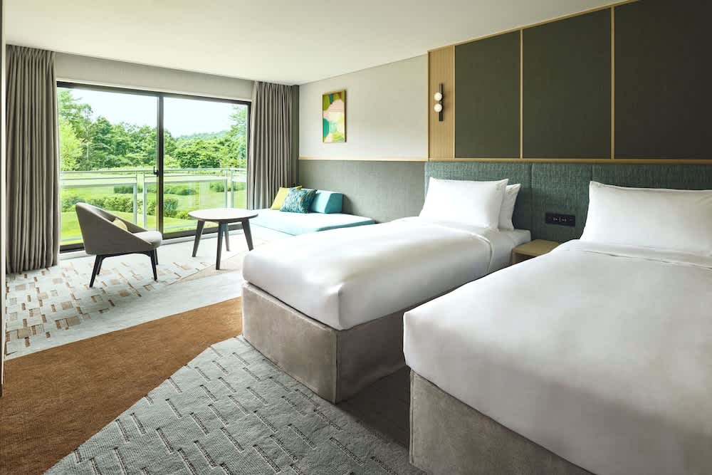 ANA Holiday Inn Resort Karuizawa by IHG 1