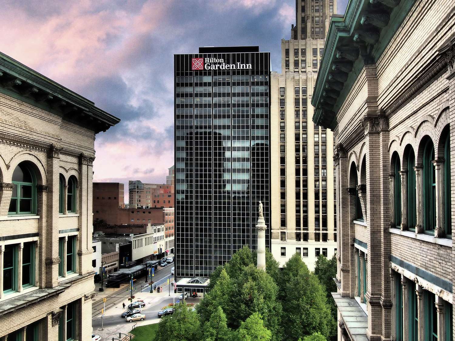 Hilton Garden Inn Buffalo Downtown 1