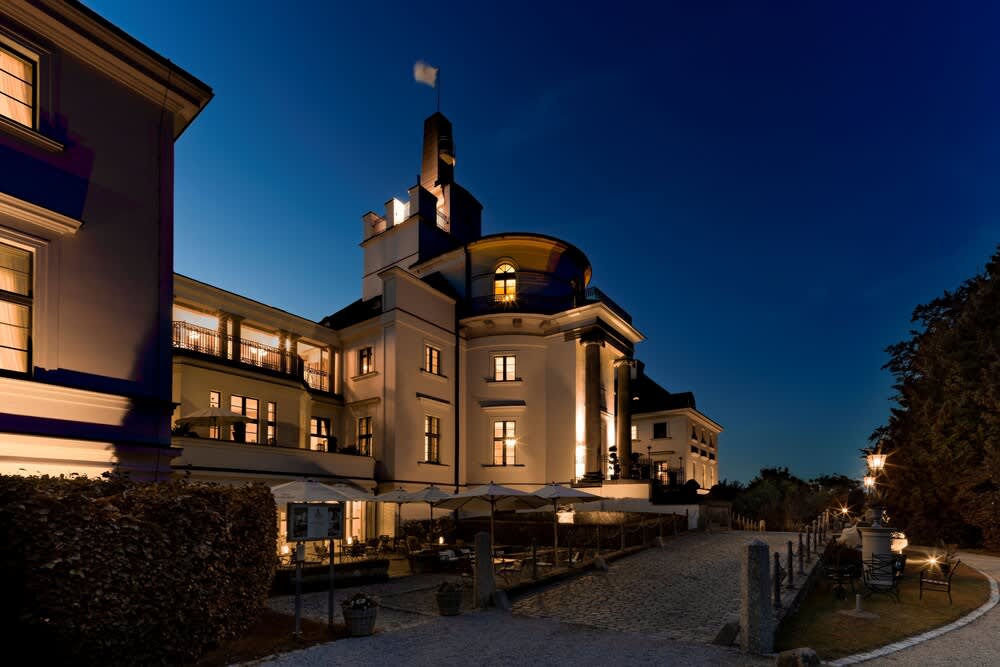 Schlosshotel Burg Schlitz 1