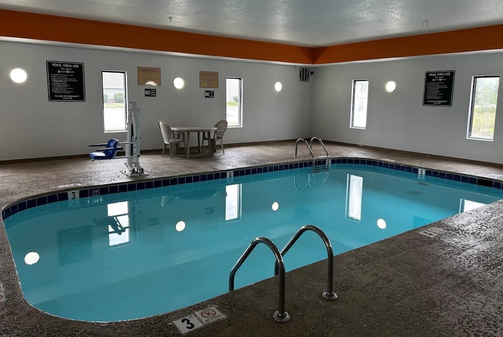 Super 8 by Wyndham Ankeny/Des Moines Area 1