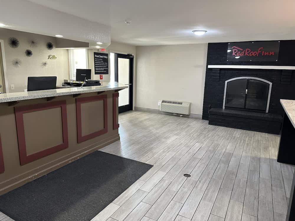 Red Roof Inn & Suites Marysville 2