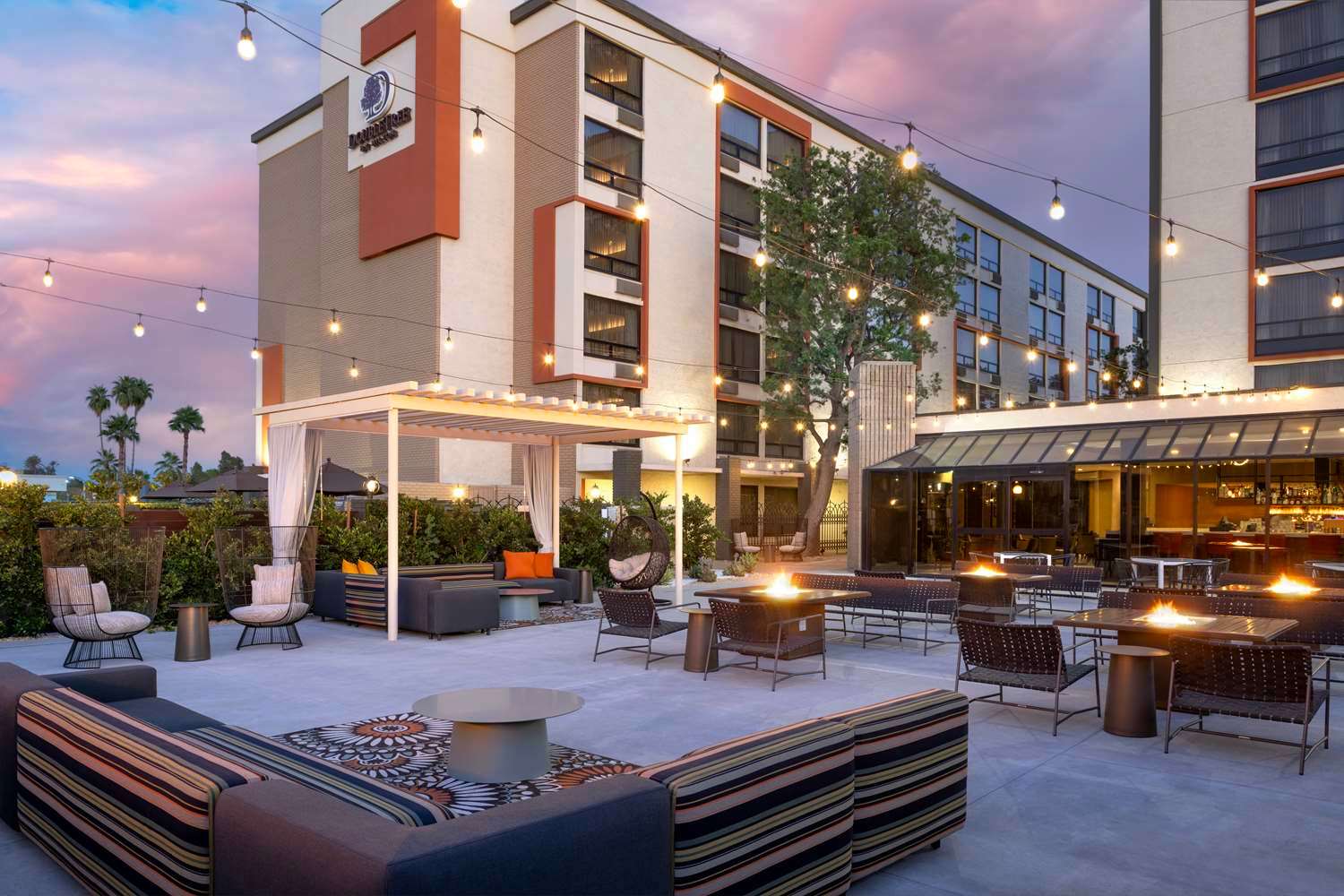 DoubleTree by Hilton San Bernardino 2
