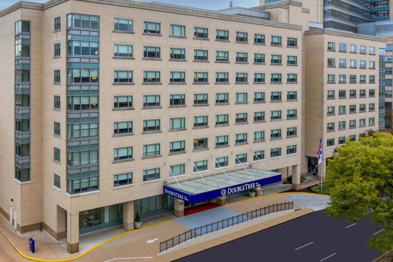 DoubleTree by Hilton St. Louis Forest Park 2