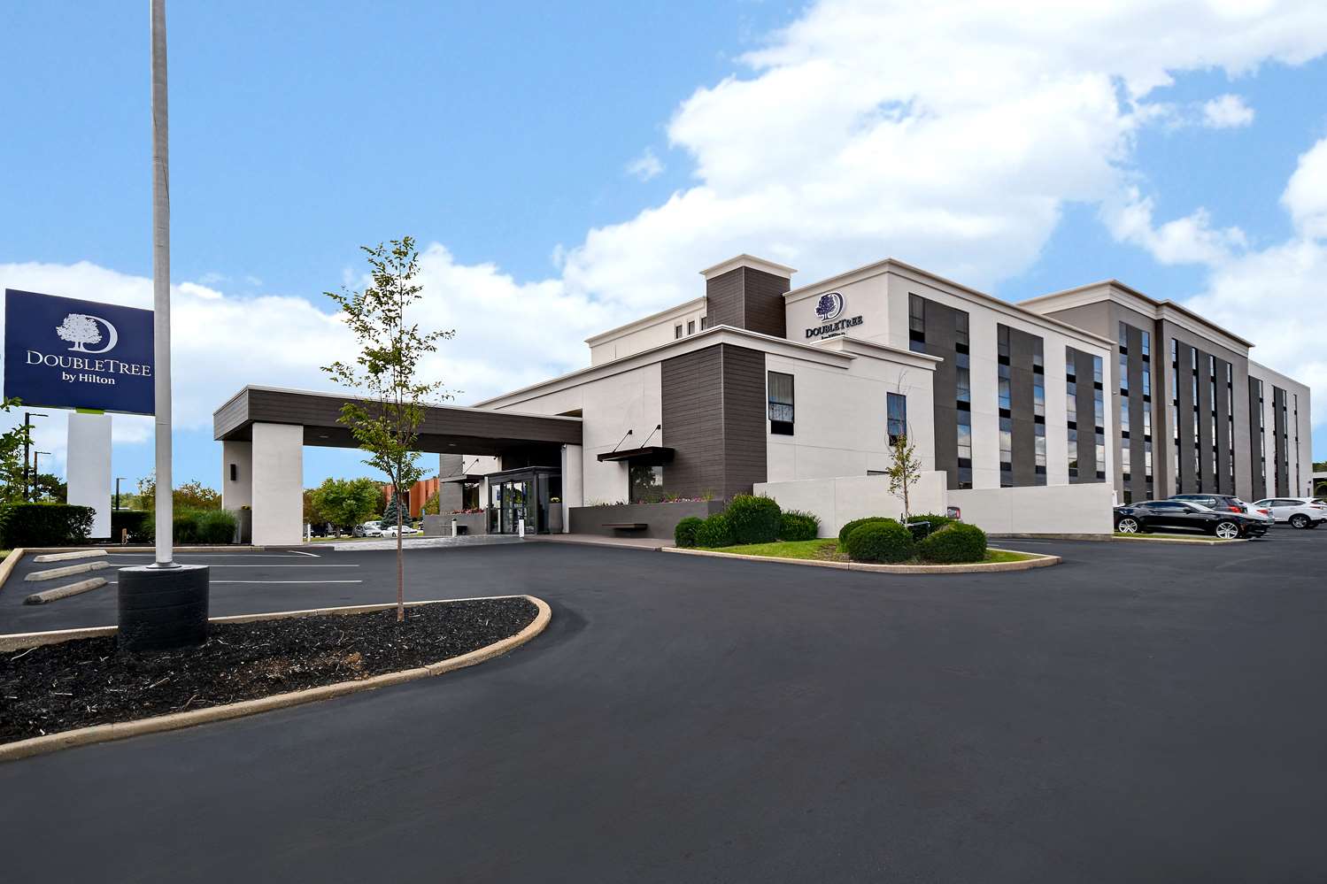 DoubleTree by Hilton St. Louis Airport 1