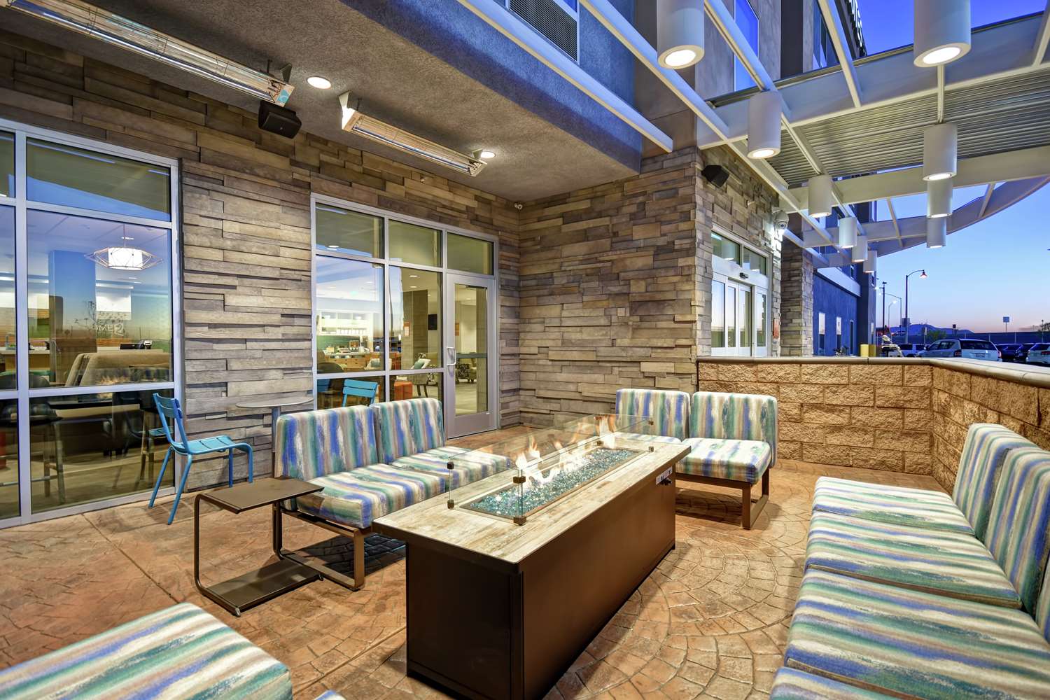 Home2 Suites by Hilton Victorville 2