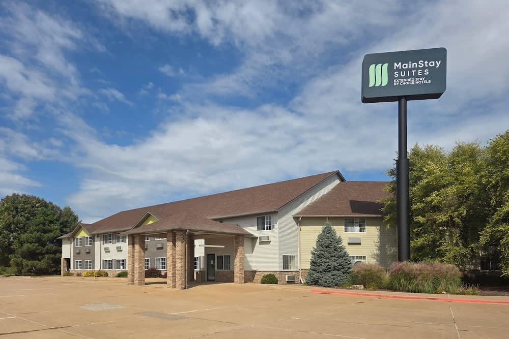 MainStay Suites LeClaire - Quad Cities 1
