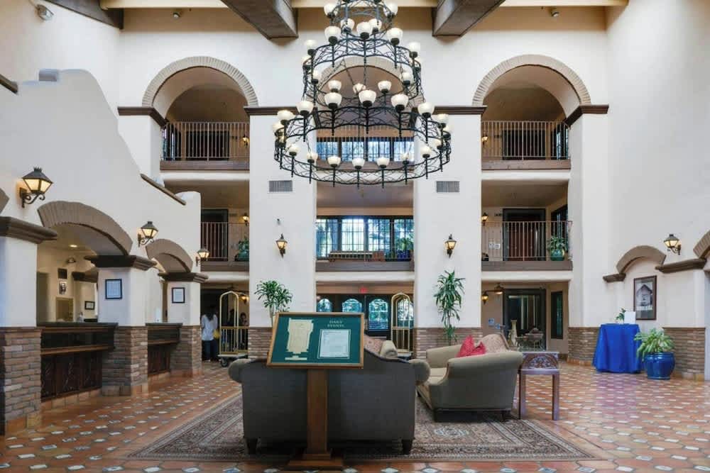 The Buena Park Grand Hotel & Suites 1