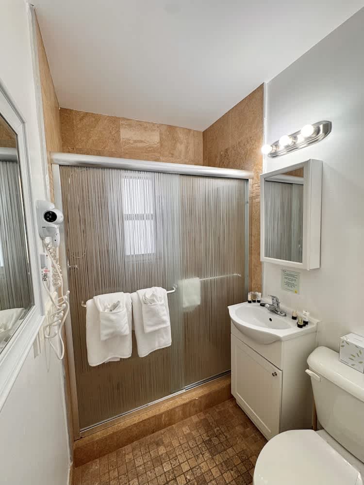Coral Key Inn 2