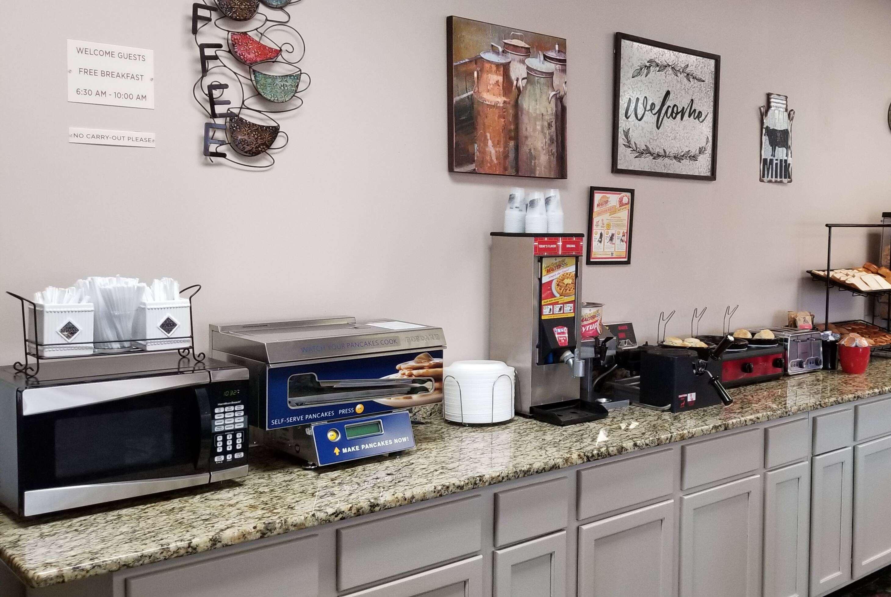 Ramada by Wyndham & Suites Warner Robins 2