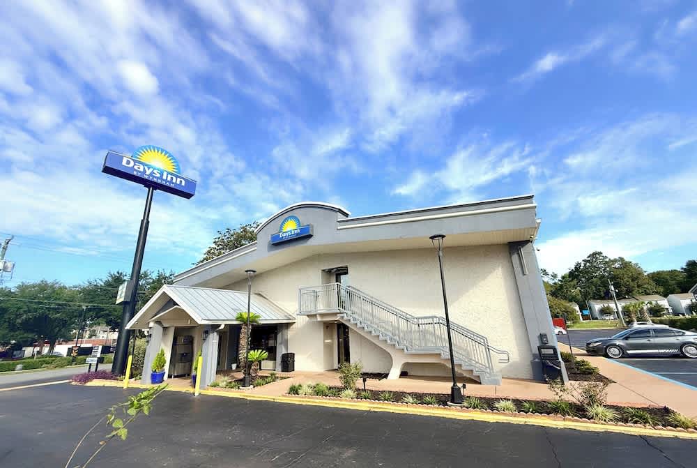 Days Inn by Wyndham Tallahassee University Center 1