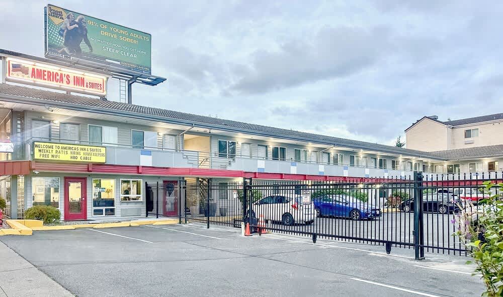 Americas Inn and Suite 1