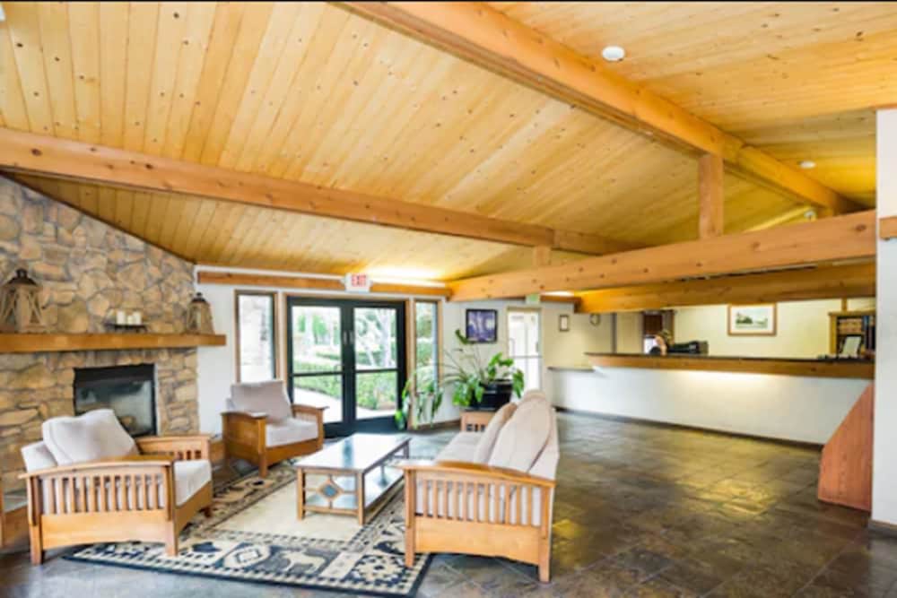 Los Gatos Lodge 1