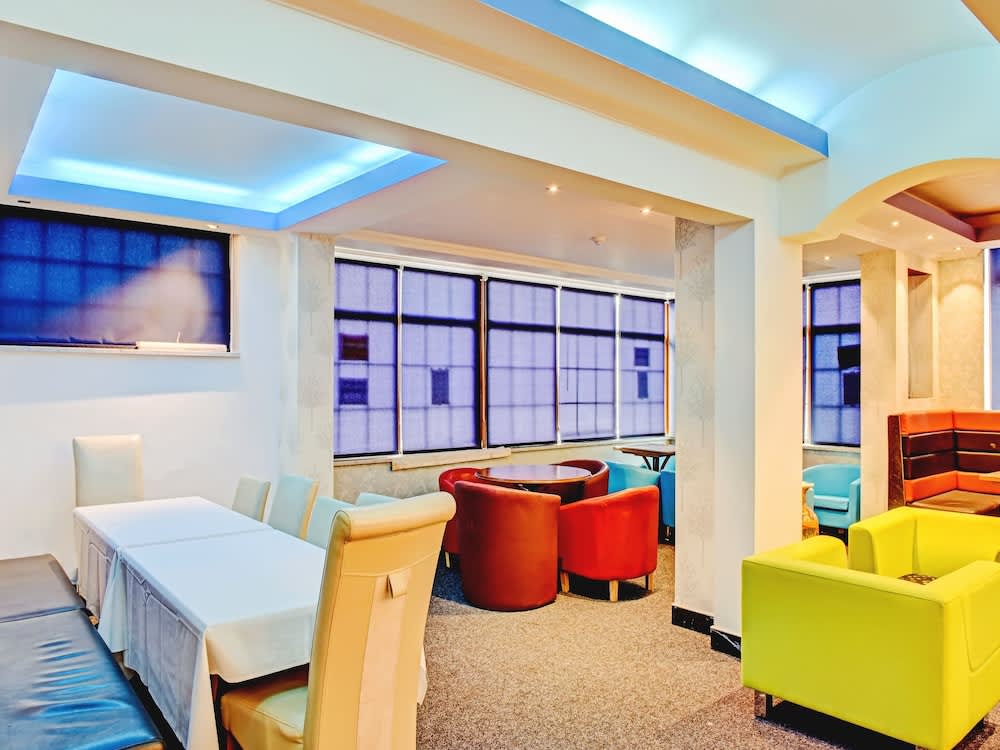 OYO Flagship Shilton Inn 2