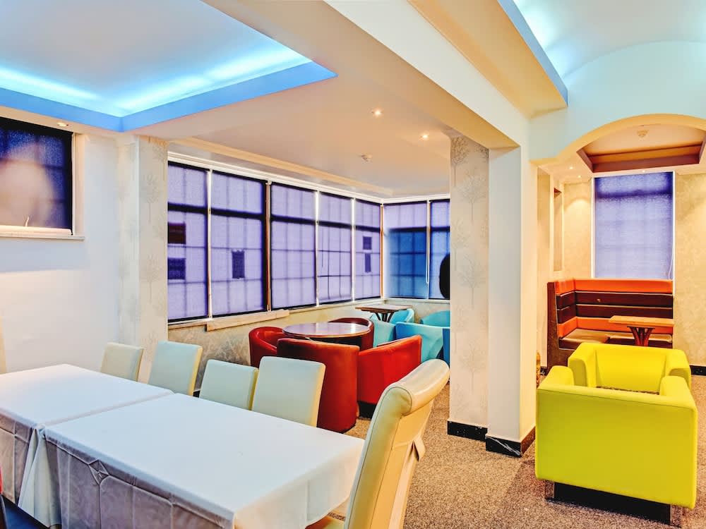 OYO Flagship Shilton Inn 1