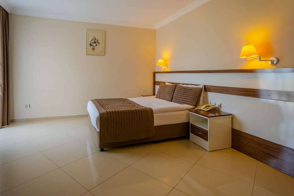 Le Monde Beach Resort & Spa 2