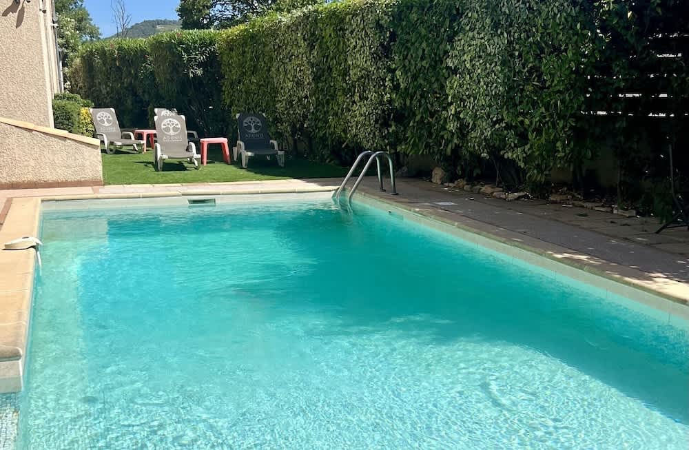 Adonis Arc Hôtel Aix 1