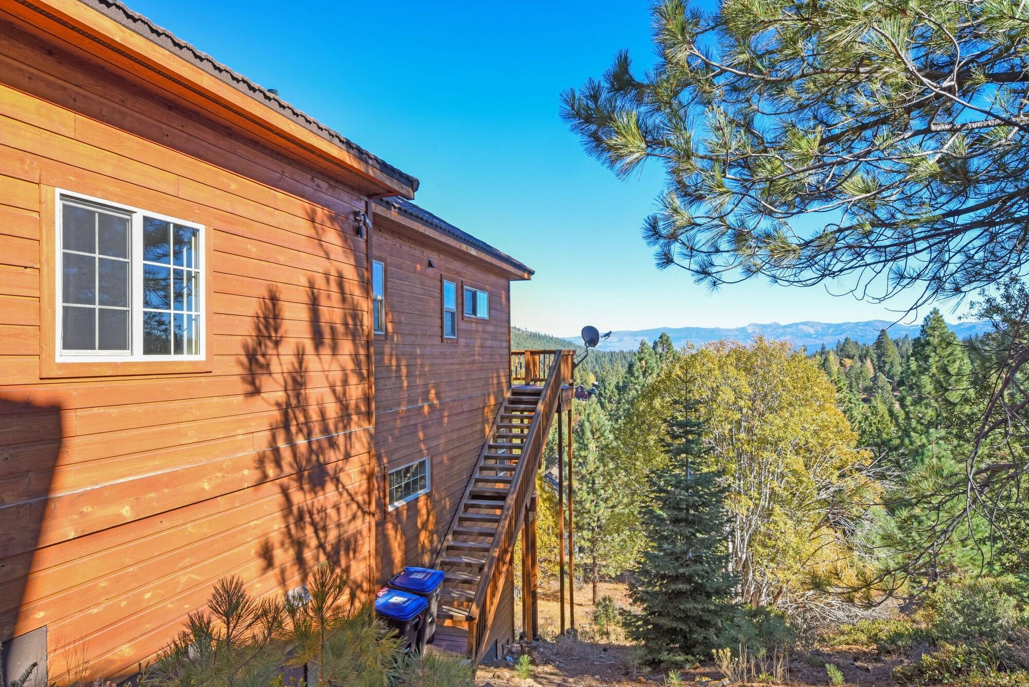 Hilltop Hideaway 2