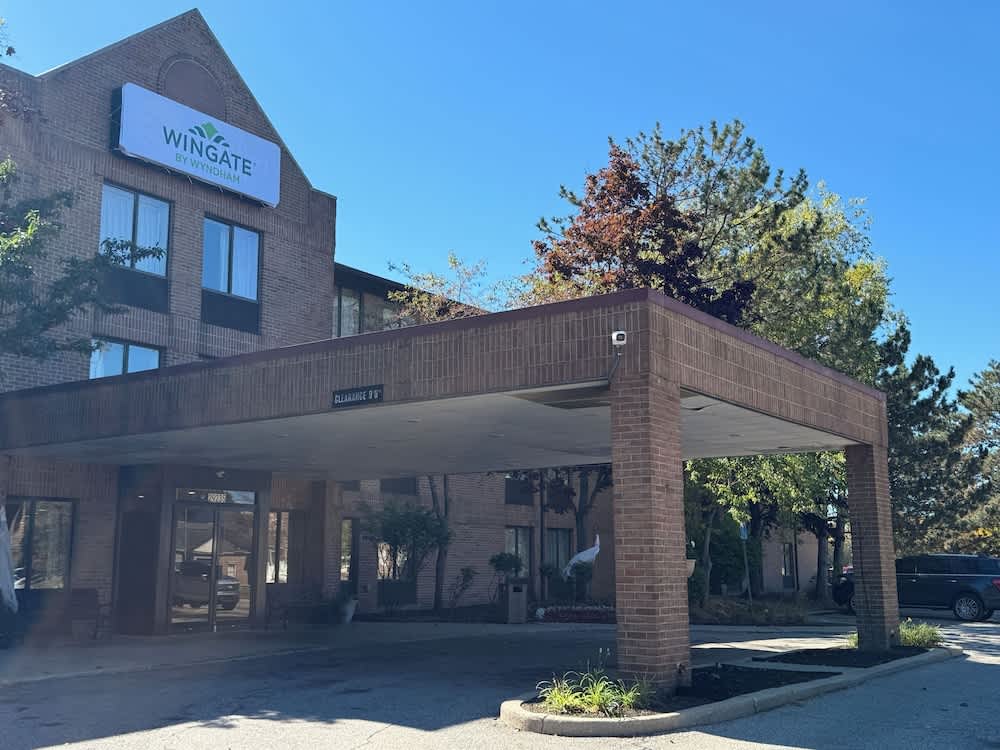 Wingate by Wyndham Livonia 1