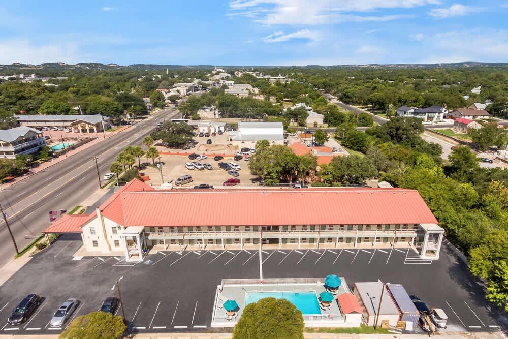 Super 8 by Wyndham Fredericksburg 1