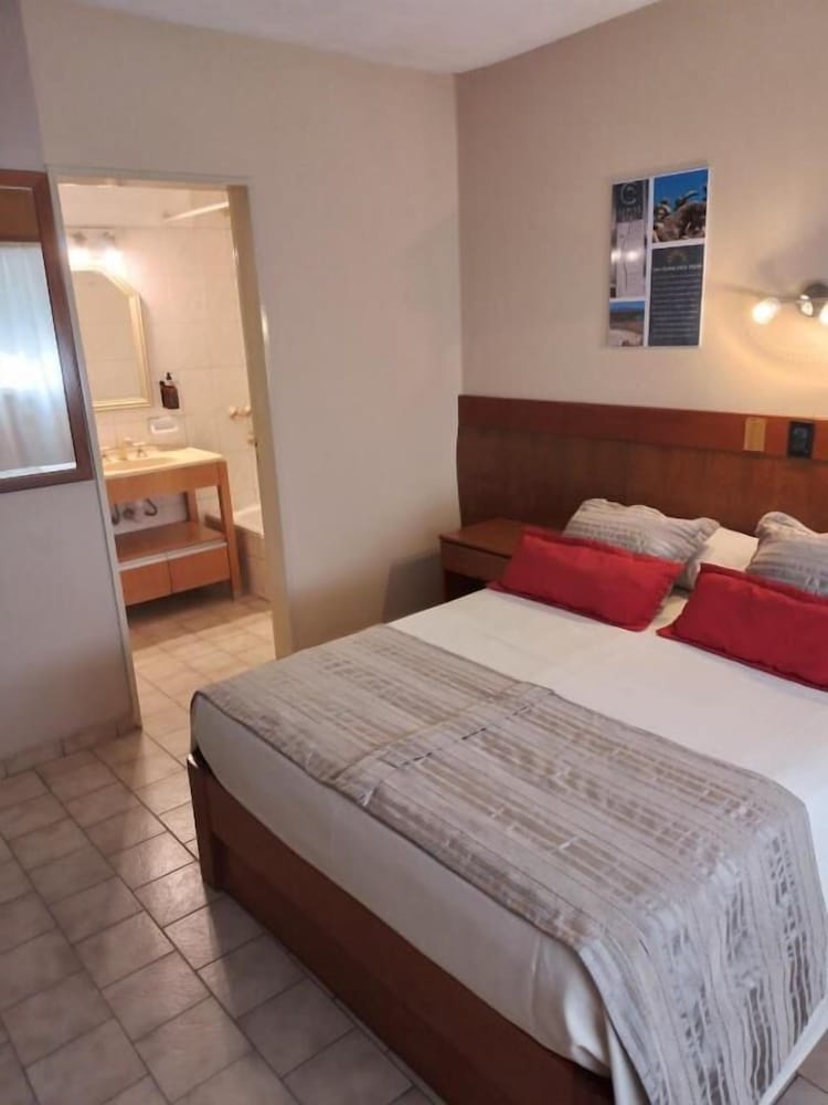 Camino Real Hotel 2