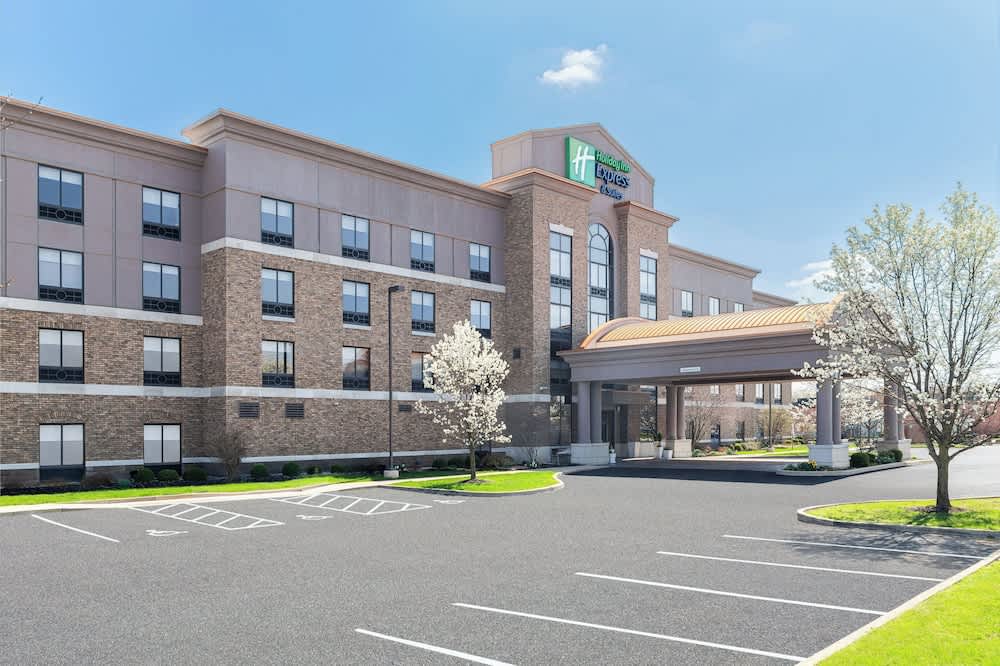 Holiday Inn Express & Suites COLUMBUS EDINBURGH by IHG 1