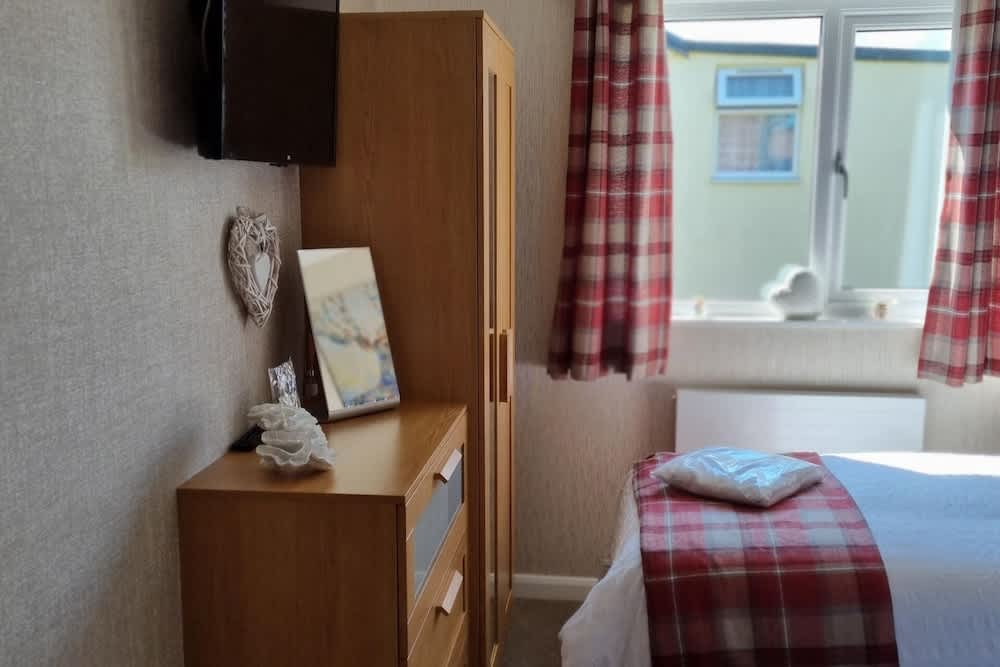 Captivatingly Stunning 2-bed Chalet in Bridlington 2