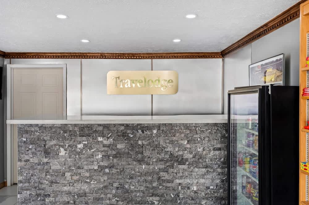 Travelodge by Wyndham Bloomington 2