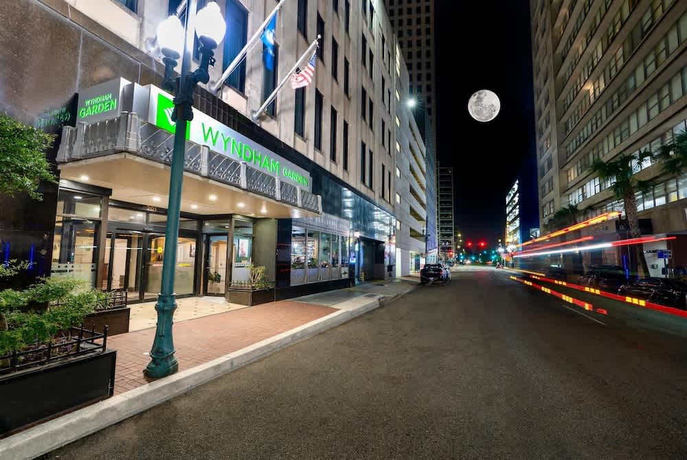 Wyndham Garden Baronne Plaza 1