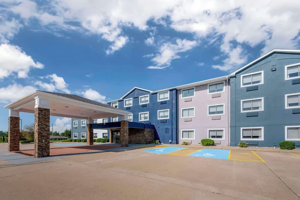 Comfort Inn Kendallville East 1