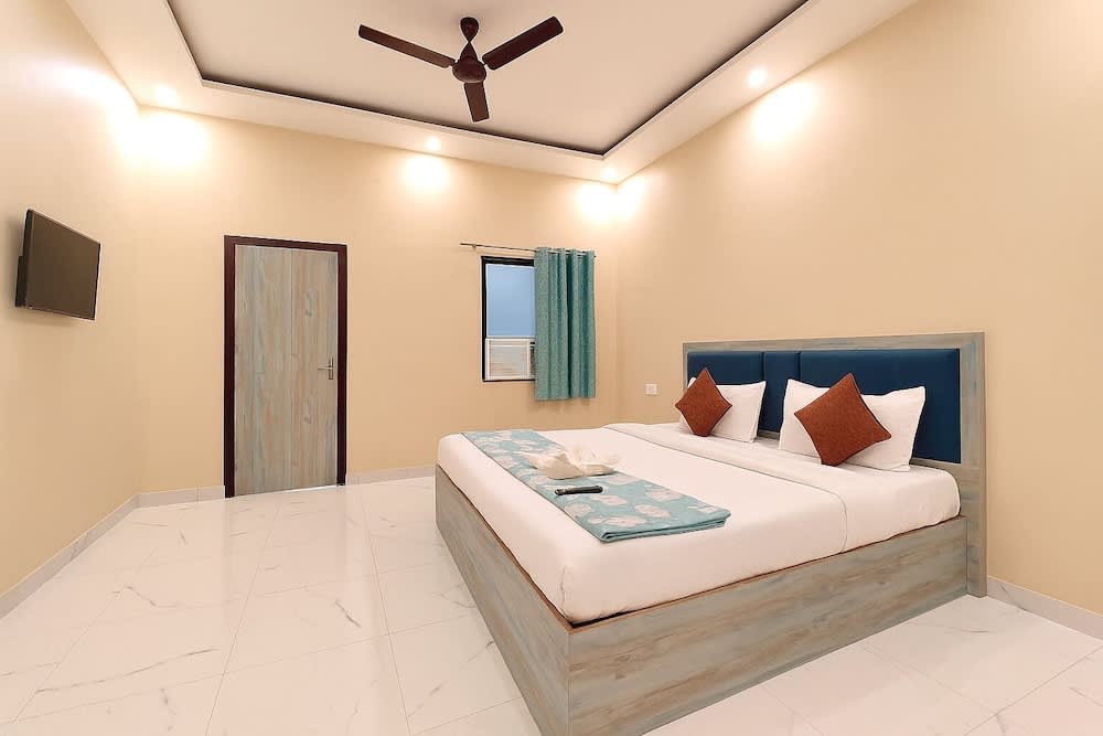 Hotel Vrrinda Homestay Varanasi 1