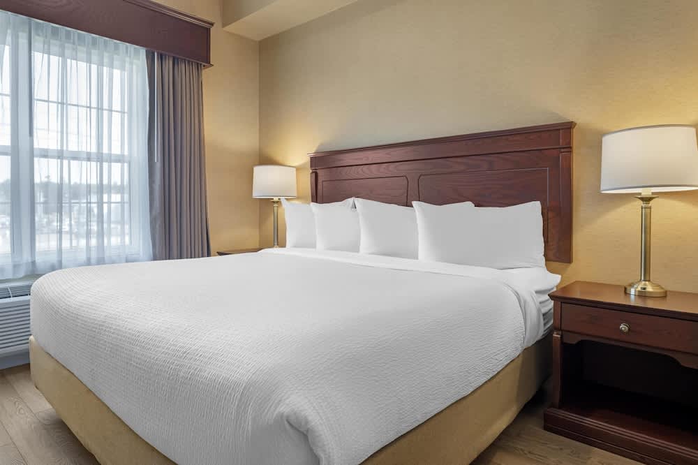 Best Western Plus Fredericton Hotel & Suites 1