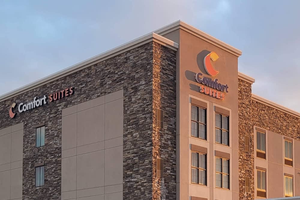 Comfort Suites Fargo Medical Center 1