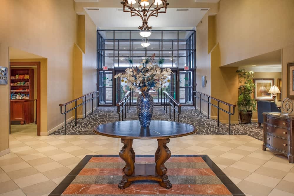 Clarion Collection Hotel Arlington Court Suites 1