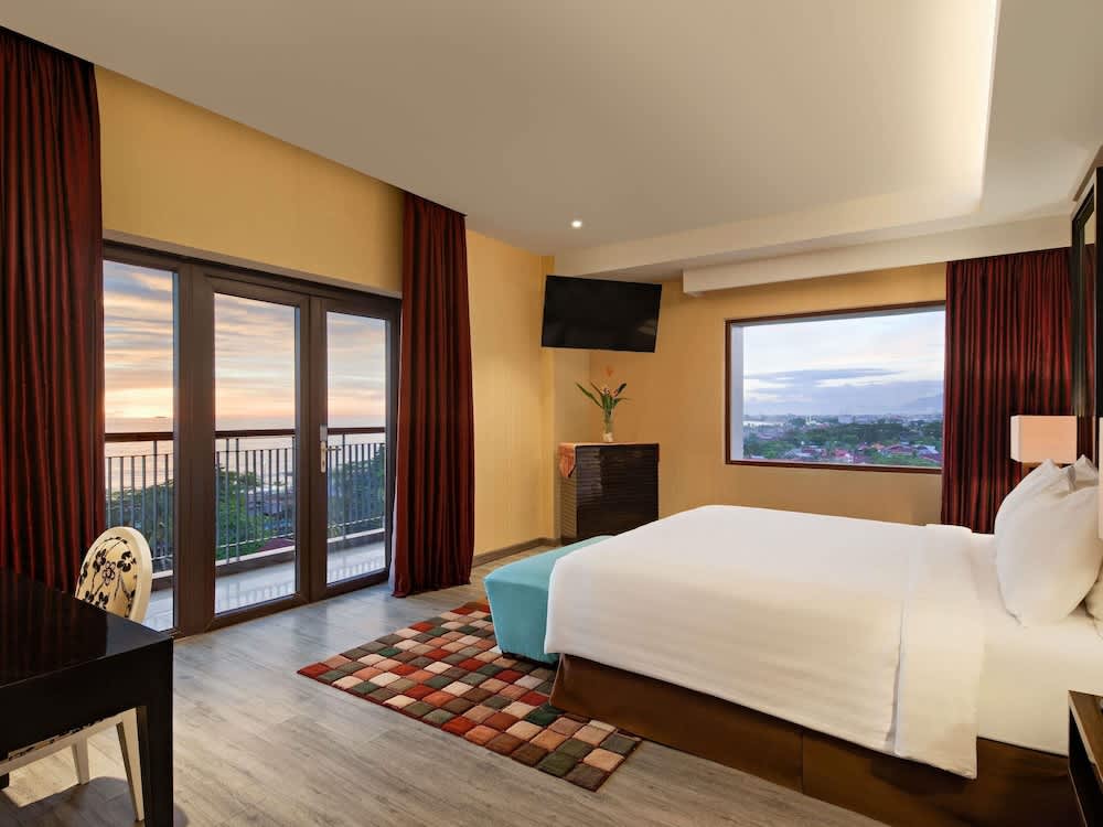 Mercure Padang 2