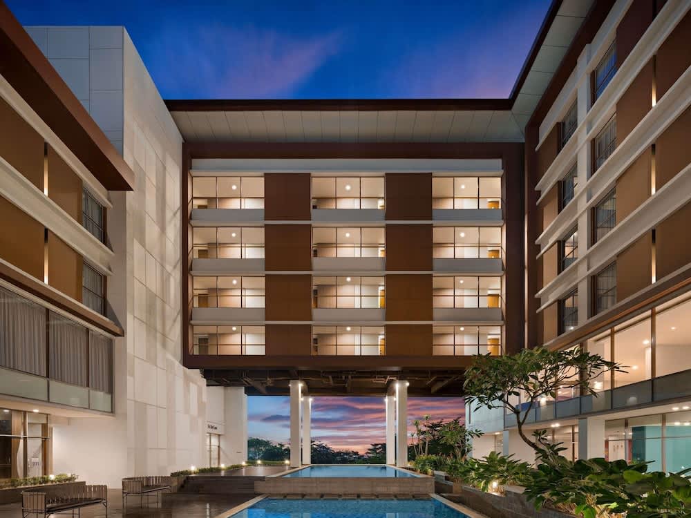 Mercure Padang 1