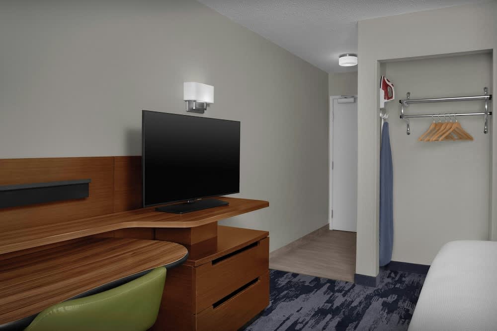 Fairfield Inn and Suites by Marriott Emporia I-95 2